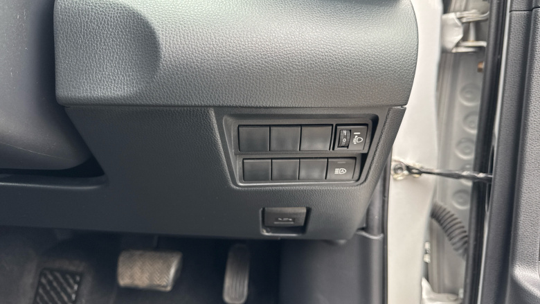 Toyota Yaris 1.5 Hybrid Dynamic 5dr CVT Hybrid Hatchback